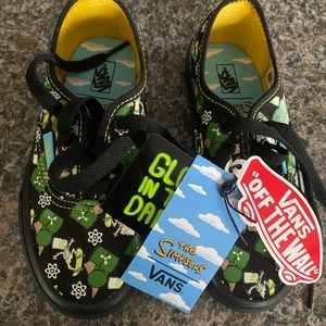 BNWOB - Limited Edition Simpsons Glow In The Dark VANS. Size 12 youth.
